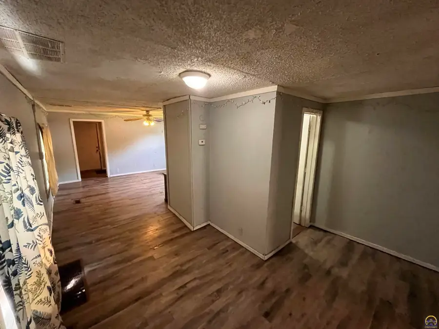 1326 NE Quincy St, Topeka, KS 66608 - #3