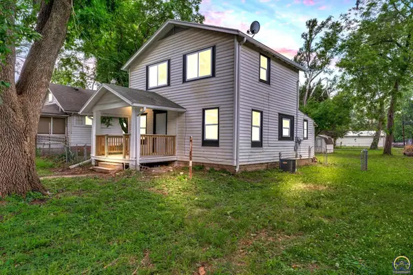 2007 NE Quincy St, Topeka, KS 66608