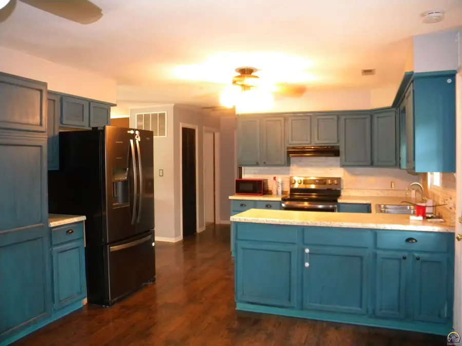 301 N Sycamore St, Lebo, KS 66856-0000 - #2