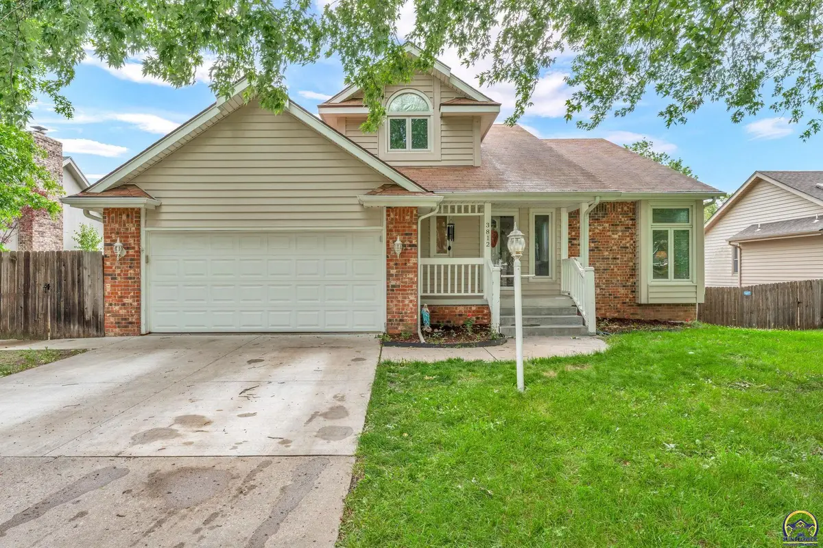 3812 SW Arvonia Pl, Topeka, KS 66610 - #1