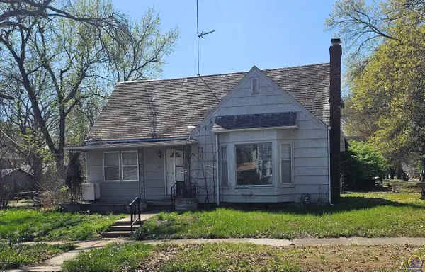 2323 SW Huntoon St, Topeka, KS 66604