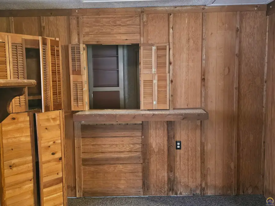 2124 SW Morningside Rd, Topeka, KS 66614 - #3
