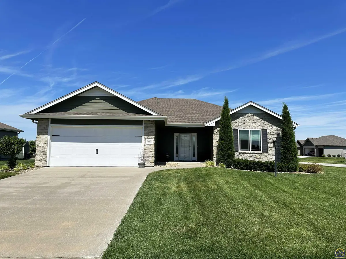 3220 SE Blackjack Cir, Topeka, KS 66609 - #1