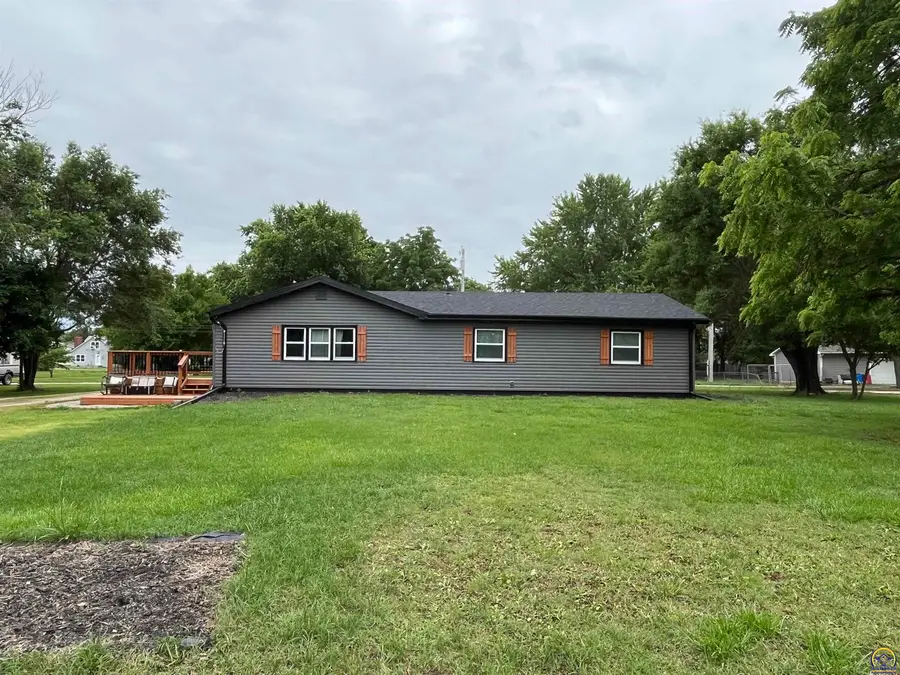 267 Main St, Osage City, KS 66523 - #2