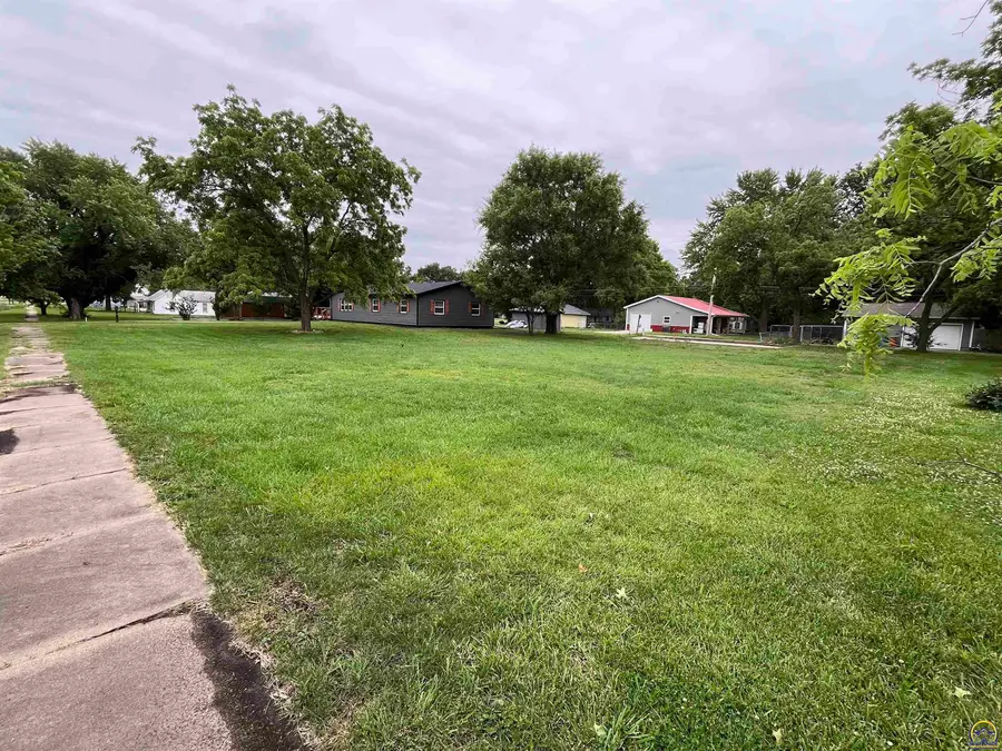 267 Main St, Osage City, KS 66523 - #3