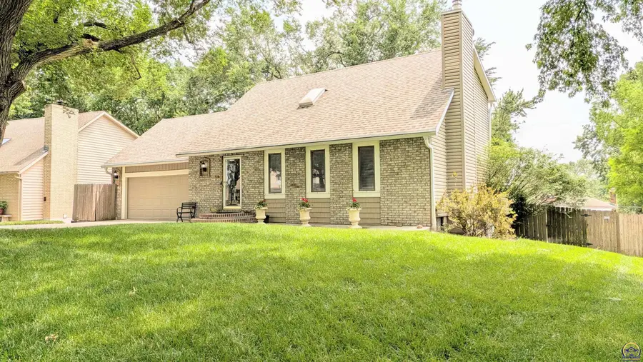 1817 Calle De Loma Dr, Emporia, KS 66801 - #3