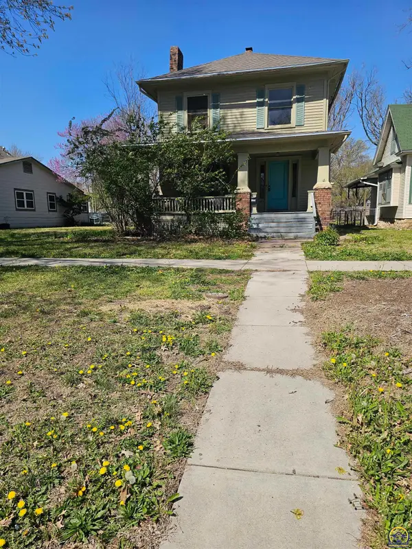 713 SW Clay St, Topeka, KS 66606