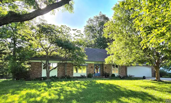 224 SW Fairlawn Rd, Topeka, KS 66606