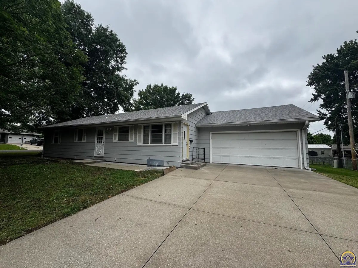 1602 E 9th Ave, Emporia, KS 66801 - #1