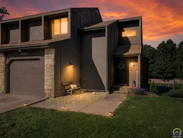 2231 SW Brandywine Ln, Topeka, KS 66614