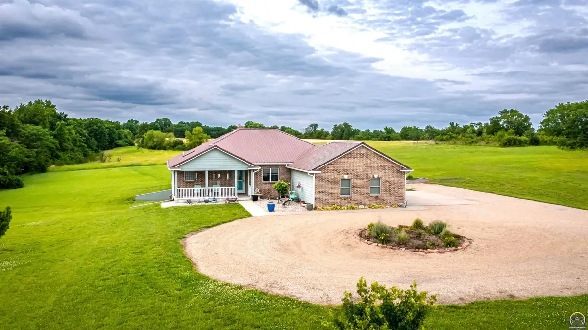 2210 NE 35th St, Topeka, KS 66617 - #1