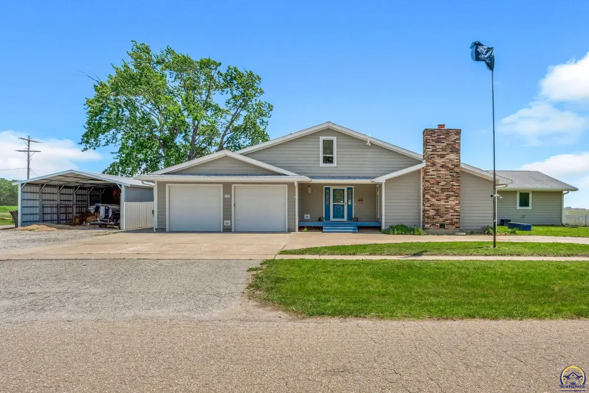 110 Pearl St, Rossville, KS 66533 - #1
