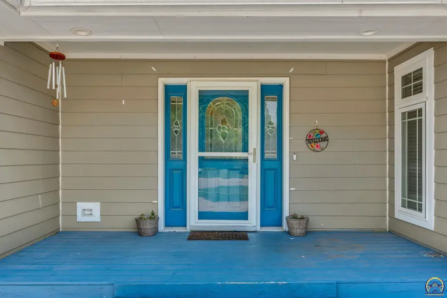 110 Pearl St, Rossville, KS 66533 - #3
