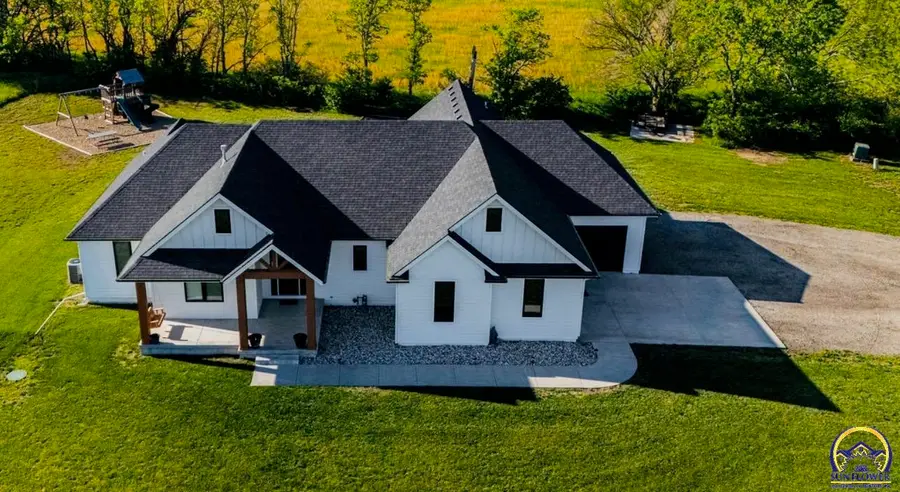 4925 SE 21st St, Tecumseh, KS 66542 - #3