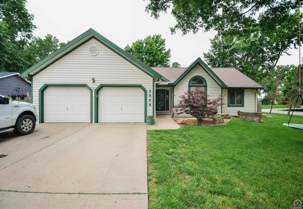2025 Meadowlark Ln, Emporia, KS 66801 - #1