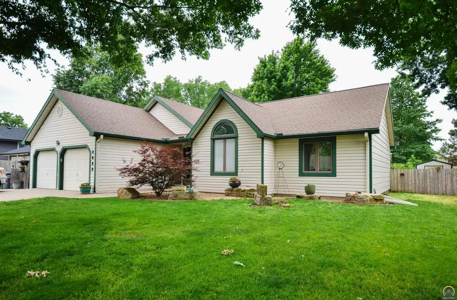 2025 Meadowlark Ln, Emporia, KS 66801 - #3