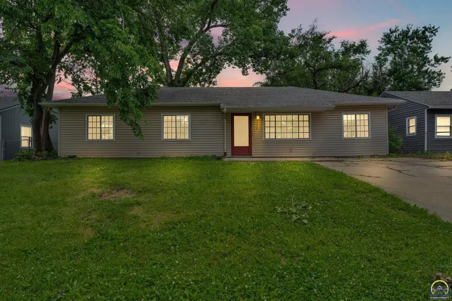 3379 SW Kirklawn Ave, Topeka, KS 66611 - #2