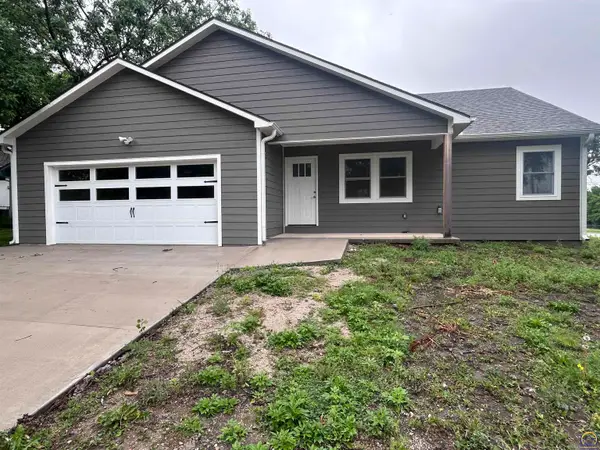 406 Yuba St, Burlington, KS 66839