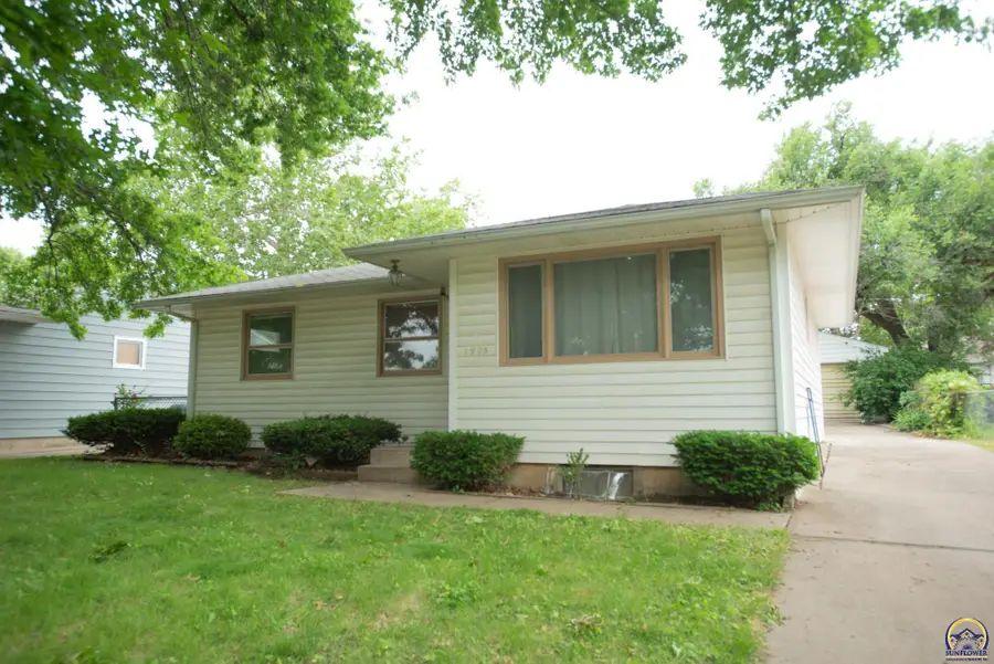 1905 SW Meadow Ln, Topeka, KS 66604 - #2