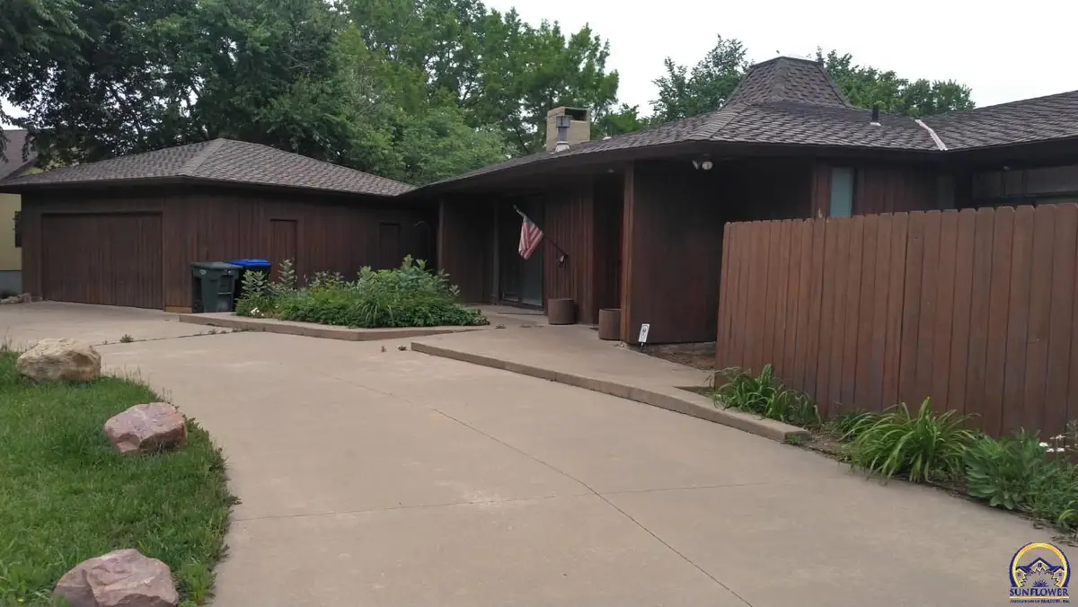 3472 SW Skyline Pky, Topeka, KS 66614 - #1
