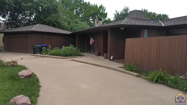 3472 SW Skyline Pky, Topeka, KS 66614