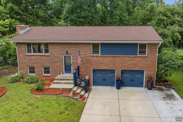 2229 Seaton Ave, Manhattan, KS 66502