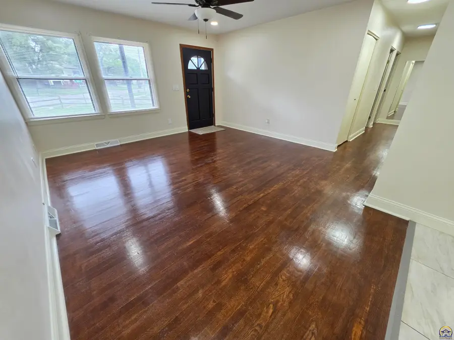1100 SE 35th Ter, Topeka, KS 66605 - #3
