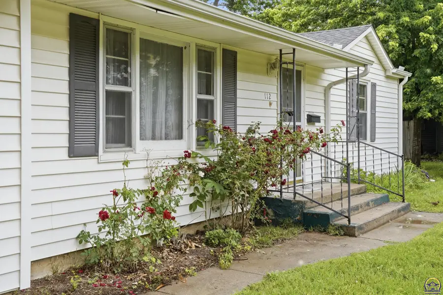 112 Main St, Osage City, KS 66523 - #3