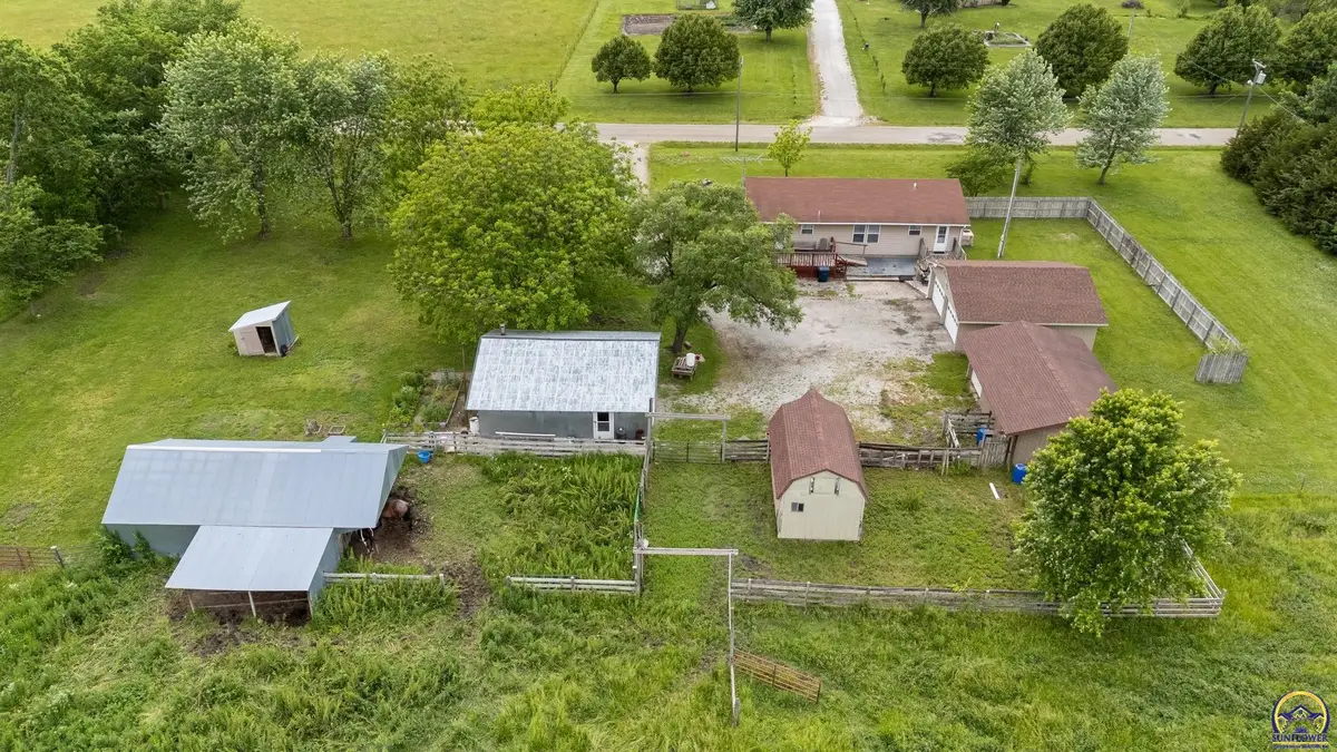 1118 N 11th St, Osage City, KS 66523 - #1