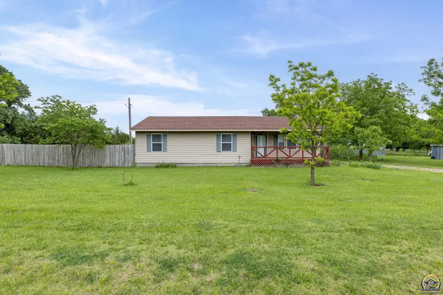 1118 N 11th St, Osage City, KS 66523 - #3