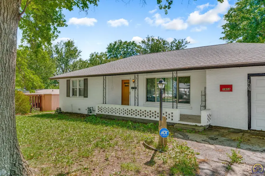 2903 SE Virginia Ave, Topeka, KS 66605 - #2