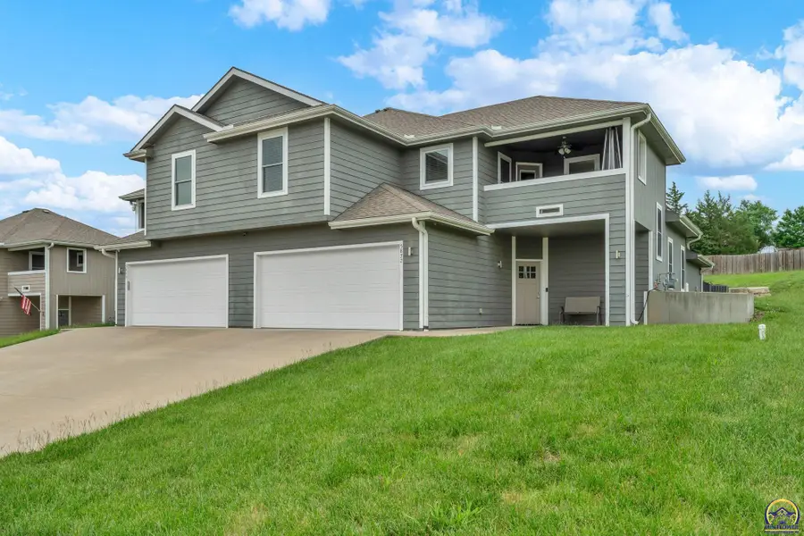 5860 & 5862 SW Woodbridge Dr, Topeka, KS 66606 - #3