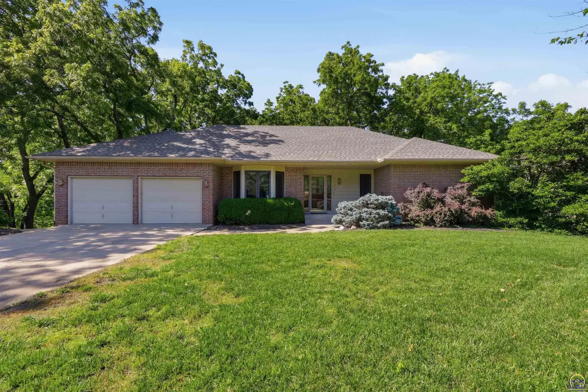 3300 SE Meadowview Dr, Topeka, KS 66605 - #1