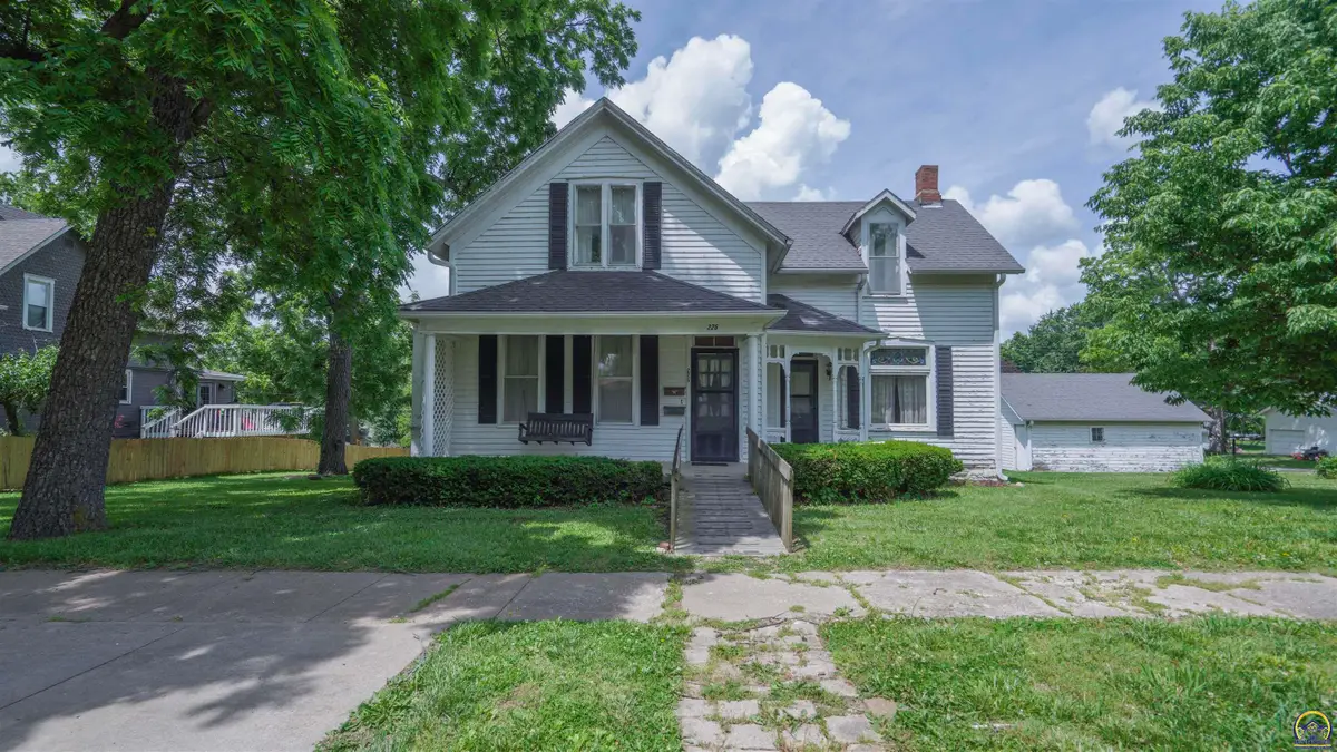 225 New York Ave, Holton, KS 66436 - #1