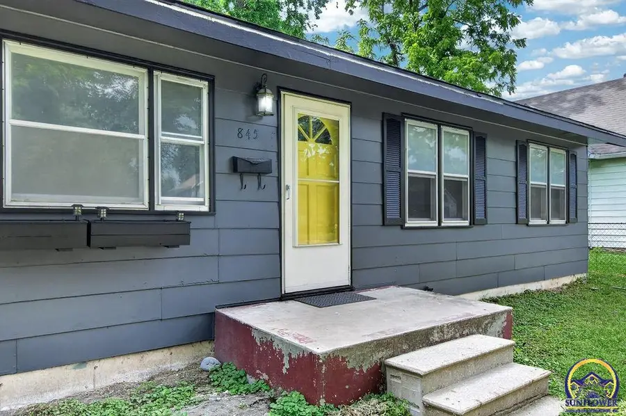 845 NE Arter Ave, Topeka, KS 66616 - #2