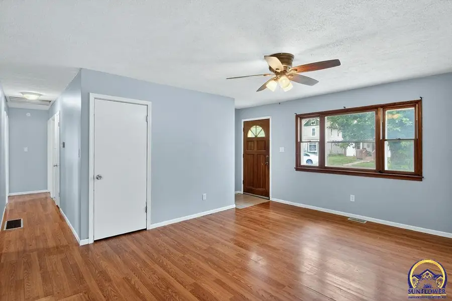 845 NE Arter Ave, Topeka, KS 66616 - #3