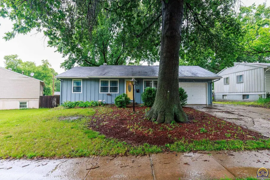 116 SE 40th St, Topeka, KS 66609 - #2