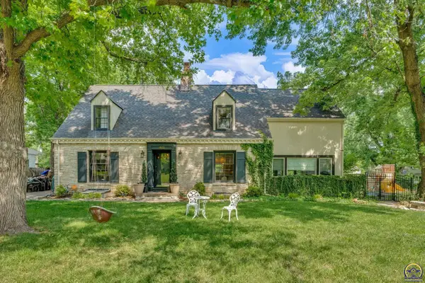 1932 SW Westwood Dr, Topeka, KS 66604