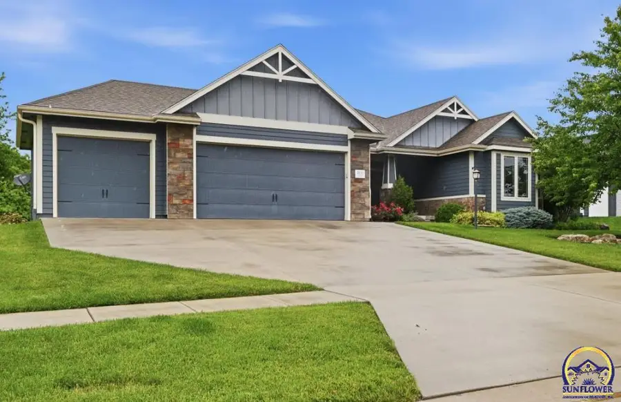 3112 SE Silverleaf Ct, Topeka, KS 66609 - #2