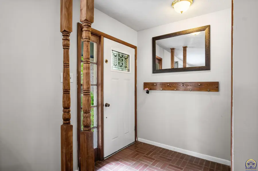 3010 SW Arnold Ct, Topeka, KS 66614 - #2