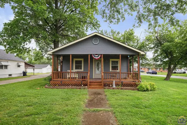 701 Lakin St, Osage City, KS 66523