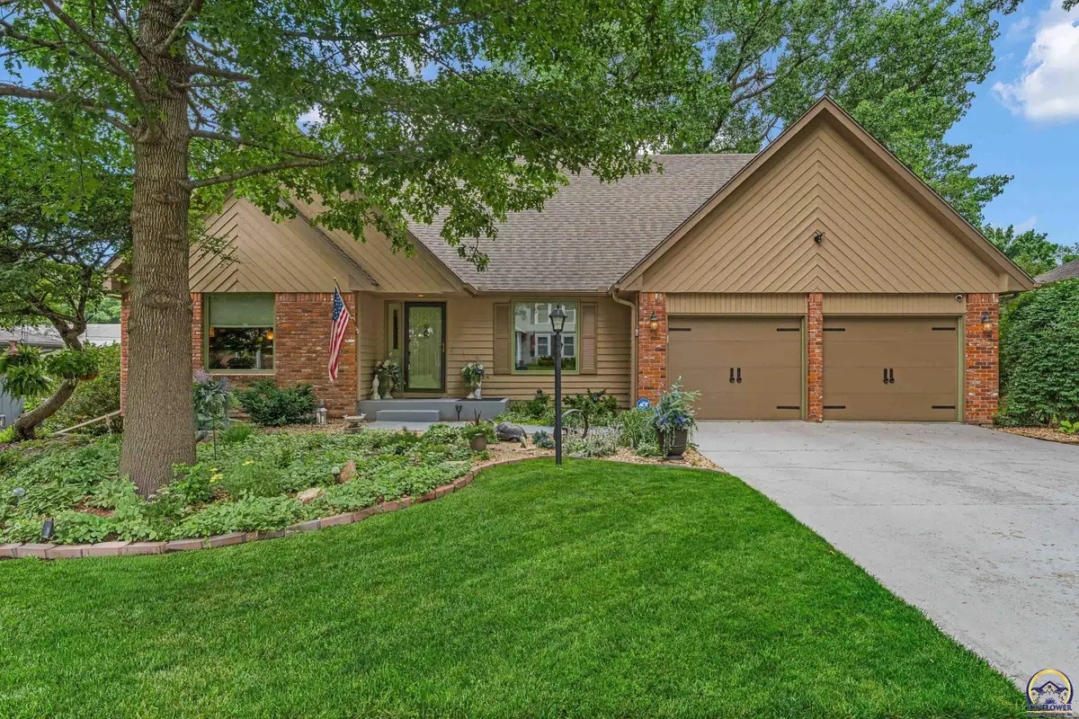 5712 SW Woodbridge Dr, Topeka, KS 66606 - #1