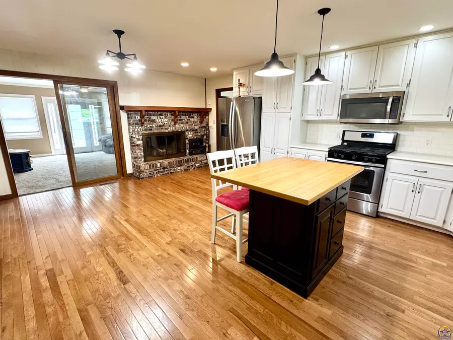 219 Sioux Ave, Hiawatha, KS 66434 - #3