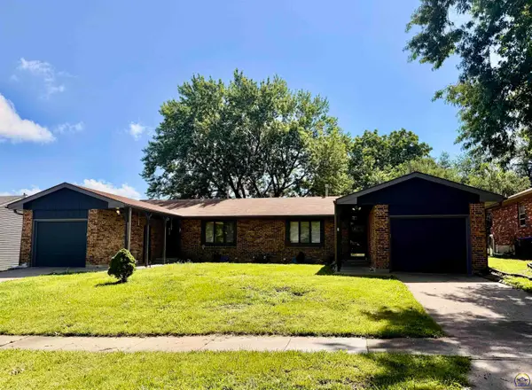 930-932 SW Kent Pl, Topeka, KS 66606