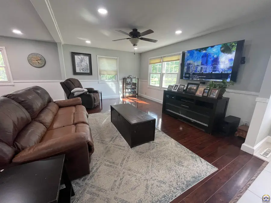 2136 Morningside Dr, Emporia, KS 66801 - #3