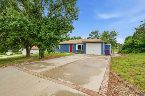326 Stallion Cir, Ogden, KS 66517