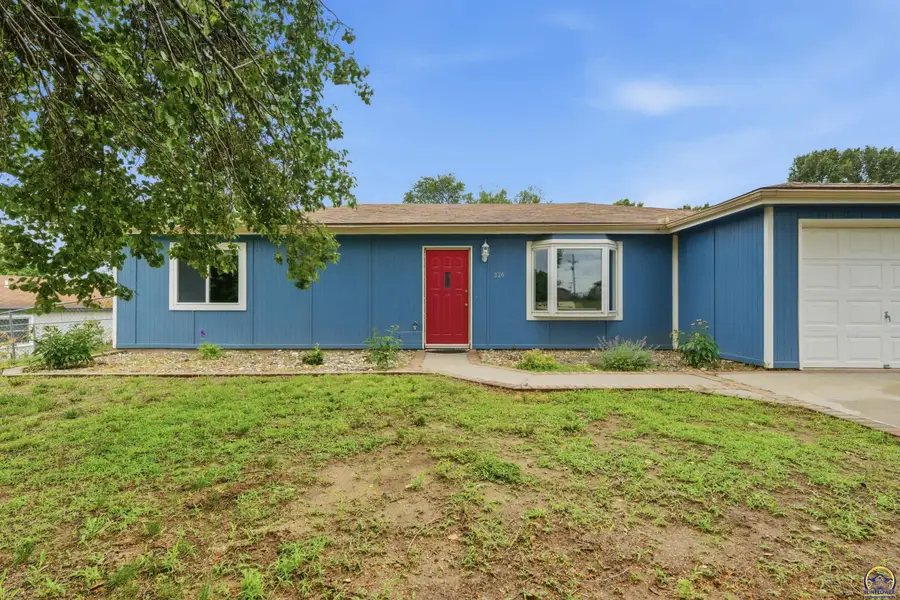 326 Stallion Cir, Ogden, KS 66517 - #2