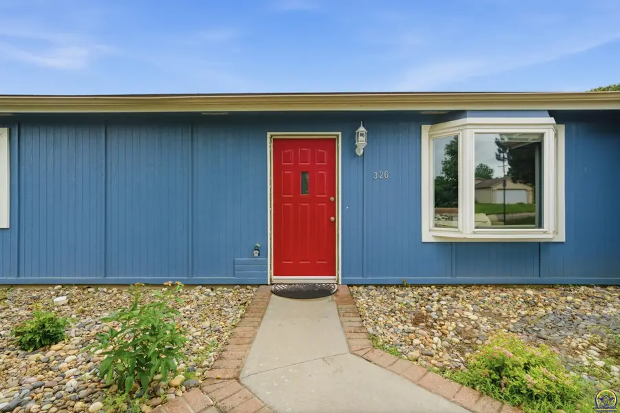 326 Stallion Cir, Ogden, KS 66517 - #3