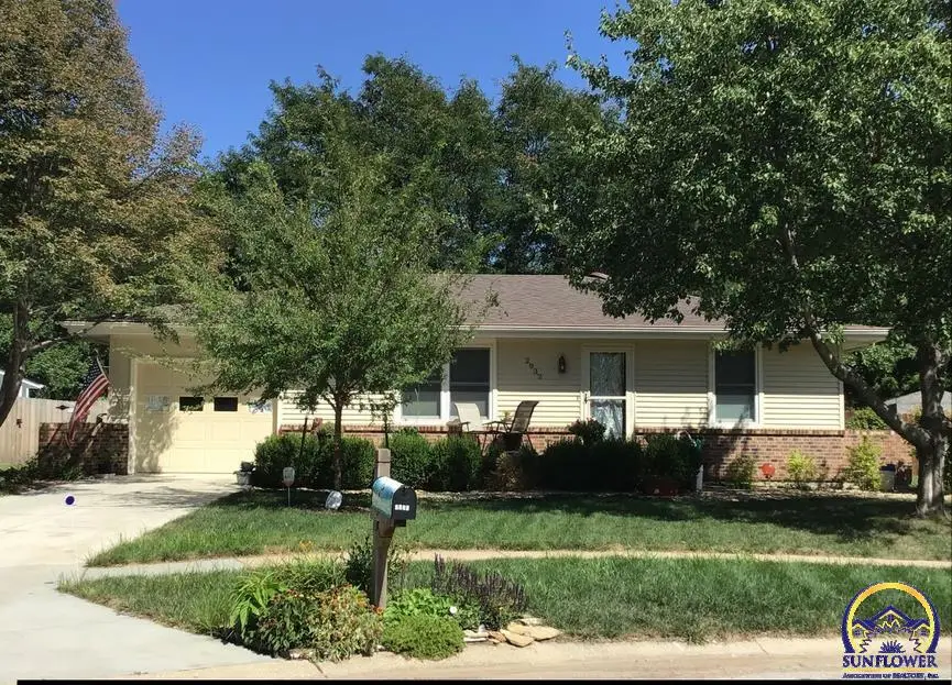2832 SW Tutbury Town Ct, Topeka, KS 66614 - #1