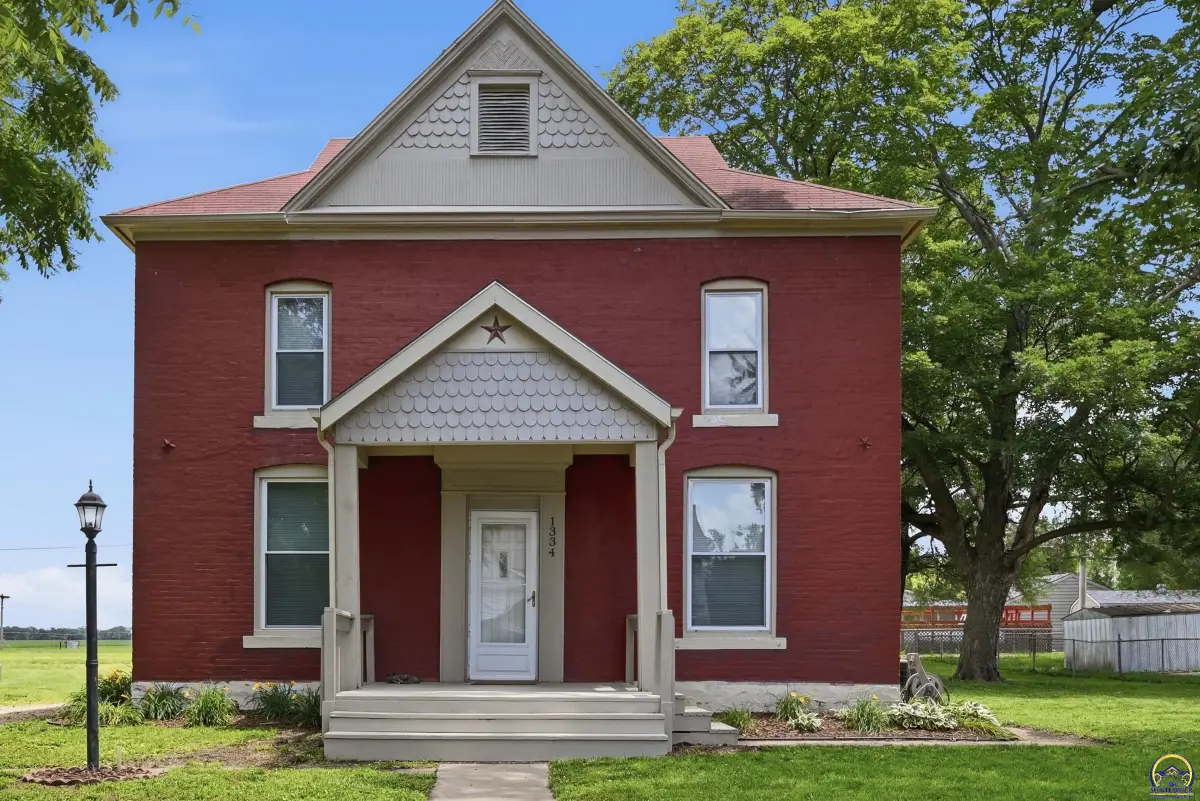 1334 NE Arter Ave, Topeka, KS 66616 - #1